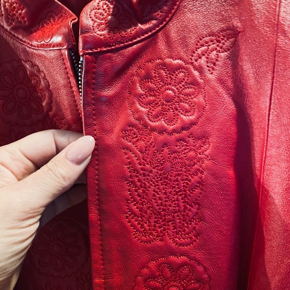 Red leather jacket embroidered - Picture 4 of 10